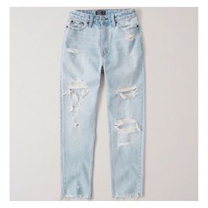 Abercrombie and Fitch Mom Jean // Size 12 | 31 // Regular Length